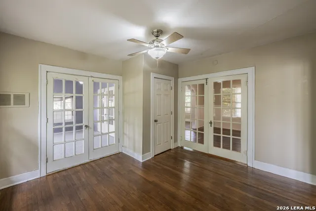 301 FURR DR San Antonio, TX 78201