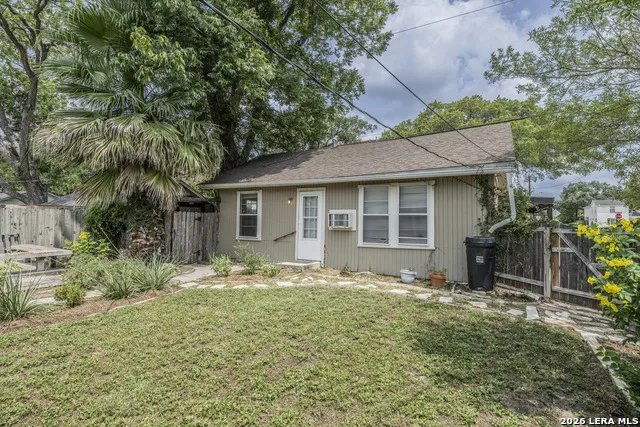 301 FURR DR San Antonio, TX 78201