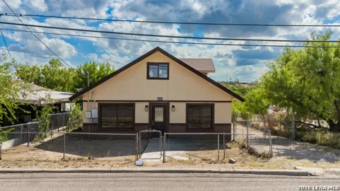 1622 AVENIDA ENCUENTRO
