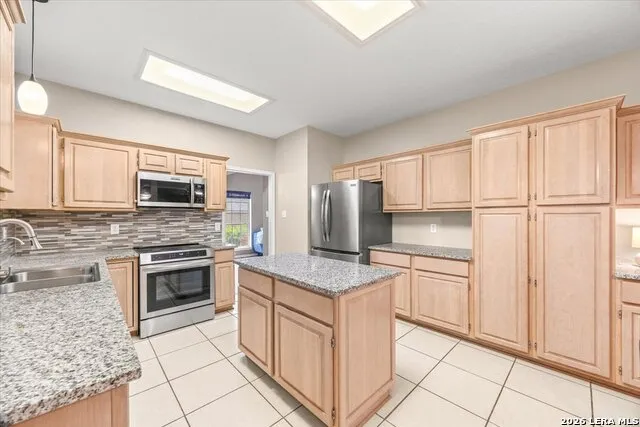 11830 Queenston Dr San Antonio, TX 78253