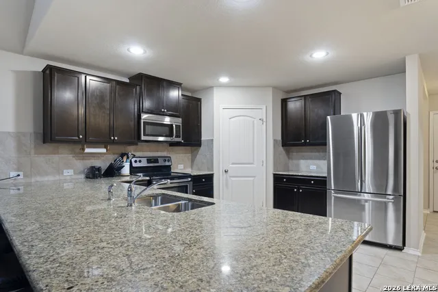 1735 Emerald Edge San Antonio, TX 78245