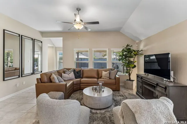 8512 REGUSCI GRV Boerne, TX 78015