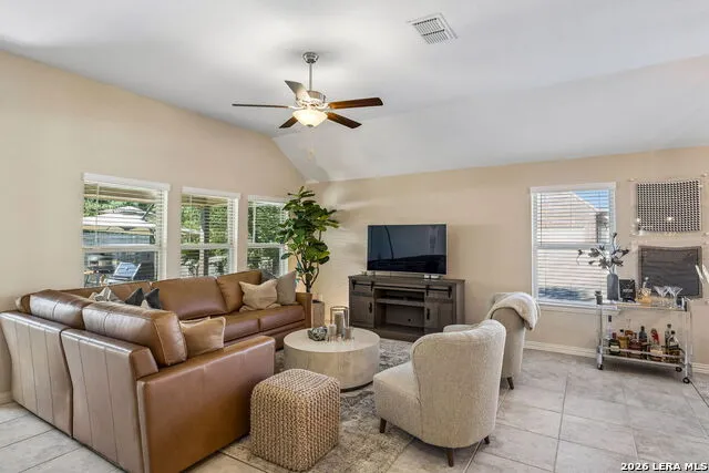 8512 REGUSCI GRV Boerne, TX 78015