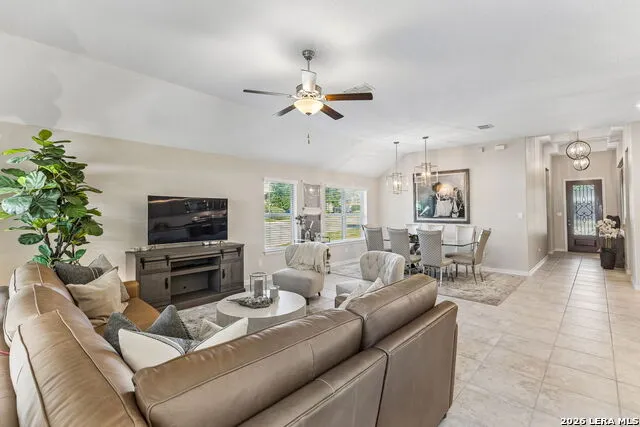 8512 REGUSCI GRV Boerne, TX 78015