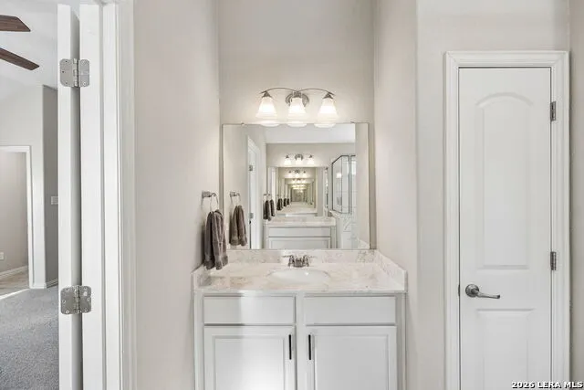 8512 REGUSCI GRV Boerne, TX 78015