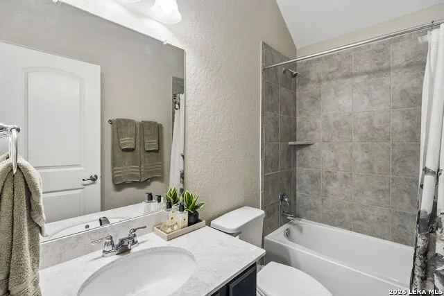 8512 REGUSCI GRV Boerne, TX 78015