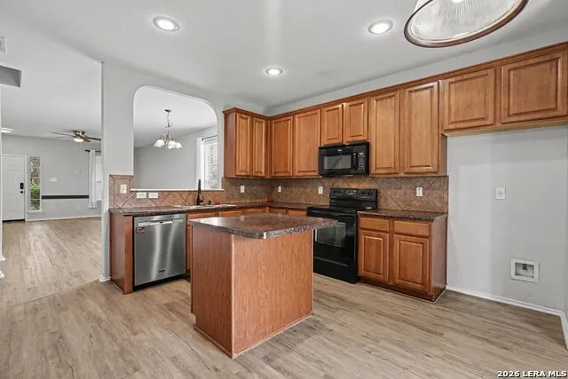 162 CARDINAL WAY San Antonio, TX 78253