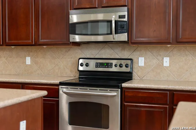 145 BRUSH TRAIL LN Cibolo, TX 78108