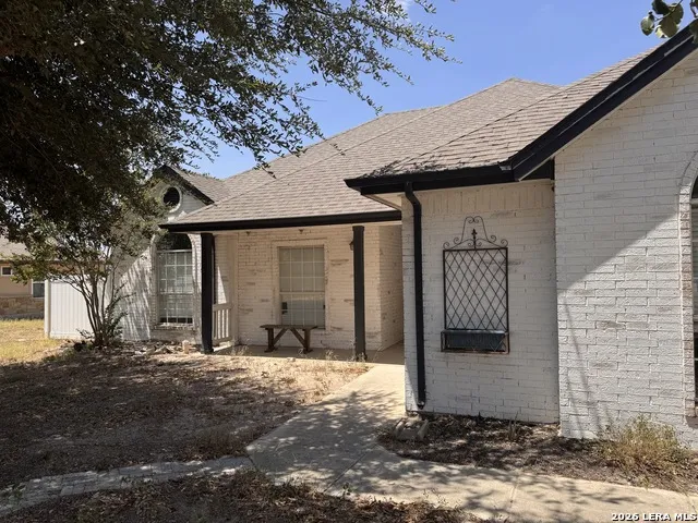 107 MUIRFIELD ST La Vernia, TX 78121