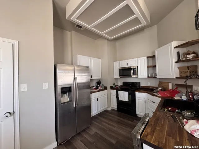 107 MUIRFIELD ST La Vernia, TX 78121