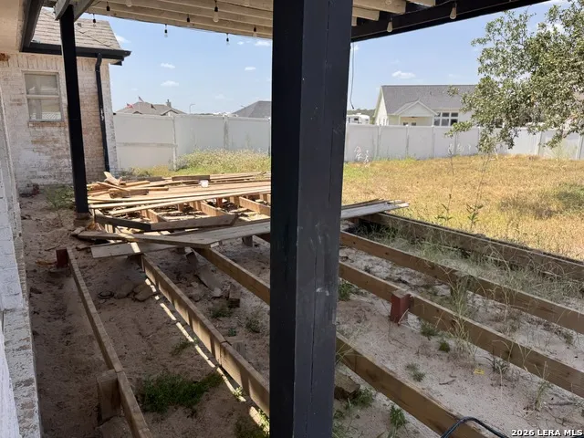 107 MUIRFIELD ST La Vernia, TX 78121