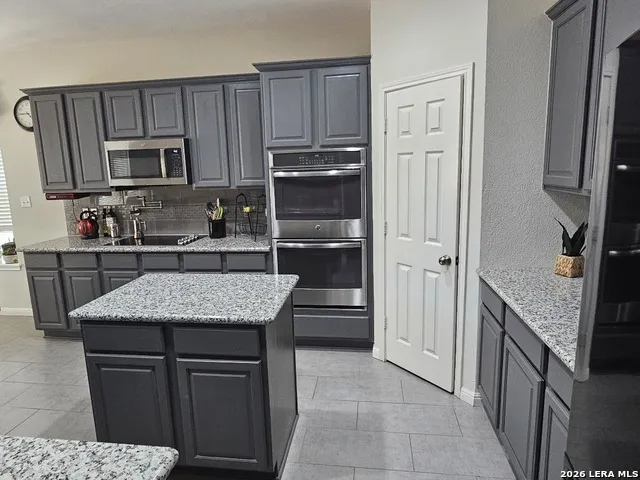 9815 SELBOURNE LN San Antonio, TX 78251