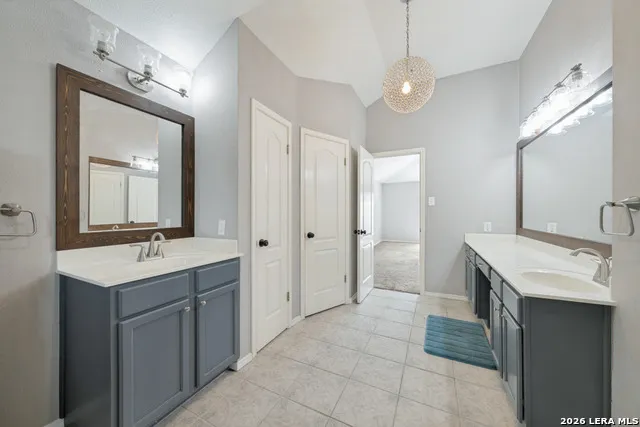 12203 Hart Crst San Antonio, TX 78249