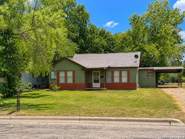 1117 30TH ST Hondo, TX 78861