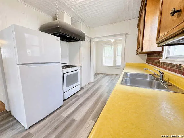 1117 30TH ST Hondo, TX 78861