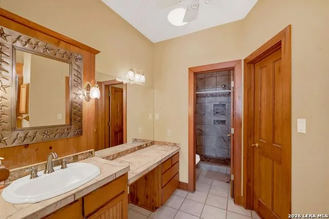 181 SETTLERS CIR Bandera, TX 78003