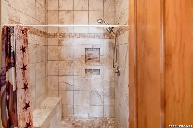 181 SETTLERS CIR Bandera, TX 78003