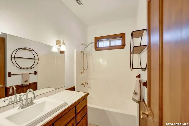 181 SETTLERS CIR Bandera, TX 78003