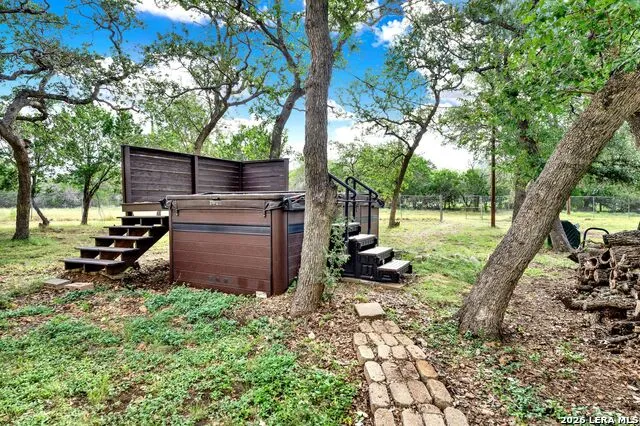 181 SETTLERS CIR Bandera, TX 78003