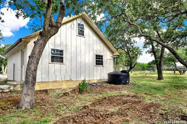 181 SETTLERS CIR Bandera, TX 78003