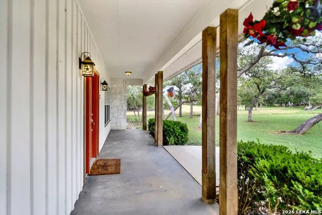 181 SETTLERS CIR Bandera, TX 78003