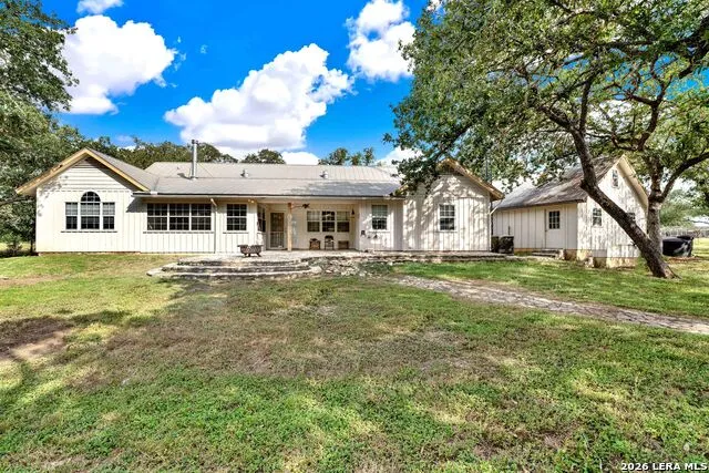 181 SETTLERS CIR Bandera, TX 78003