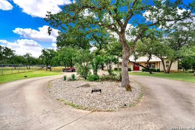 181 SETTLERS CIR Bandera, TX 78003