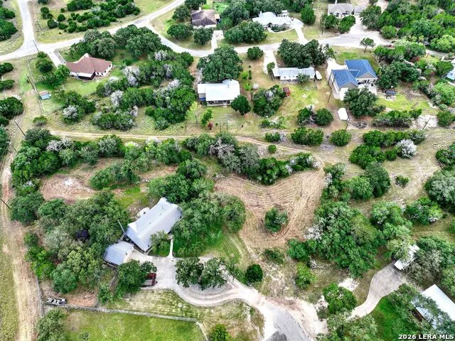 181 SETTLERS CIR Bandera, TX 78003