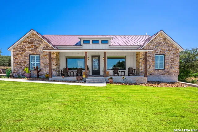 147 Gray Wolf Blanco, TX 78606
