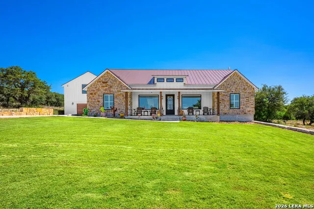 147 Gray Wolf Blanco, TX 78606