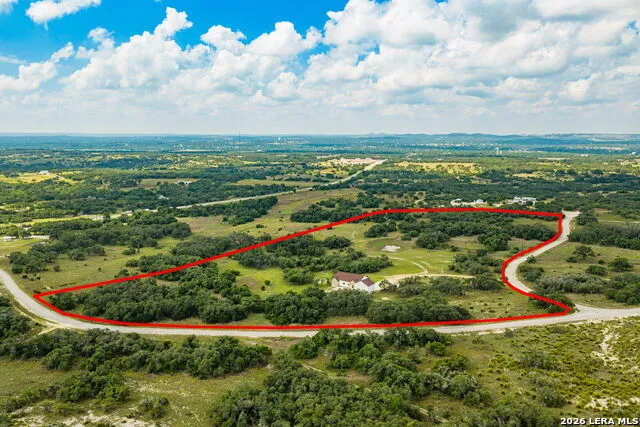 147 Gray Wolf Blanco, TX 78606