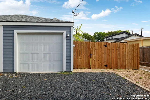 2912 Martin Luther King San Antonio, TX 78220