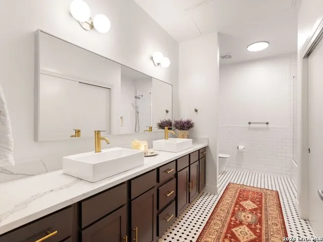 1401 S Flores #118 San Antonio, TX 78204