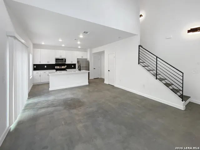 918 S Olive #UNIT 102 San Antonio, TX 78210