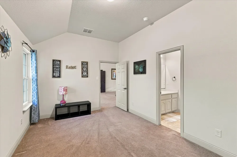 2912 Alta Grand Prairie, TX 75054