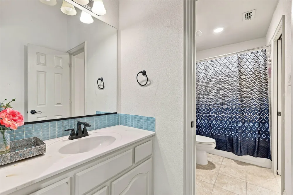 2912 Alta Grand Prairie, TX 75054