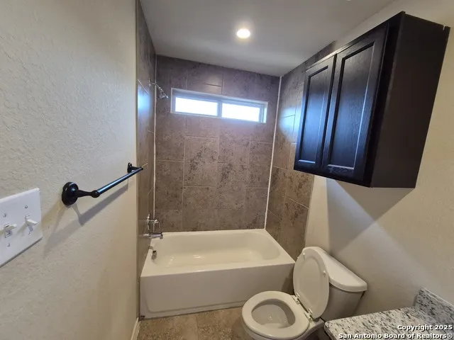 6414 LUGLIO LN San Antonio, TX 78233