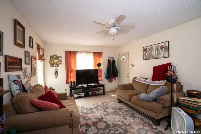 300/302 Koch Schertz, TX 78154