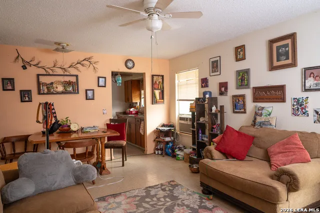 300/302 Koch Schertz, TX 78154