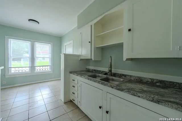732 W ALICE AVE Kingsville, TX 78363