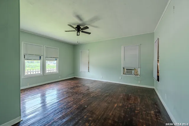 732 W ALICE AVE Kingsville, TX 78363