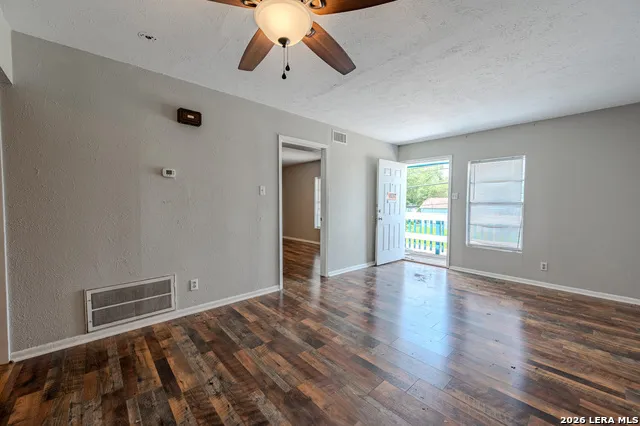 732 W ALICE AVE Kingsville, TX 78363
