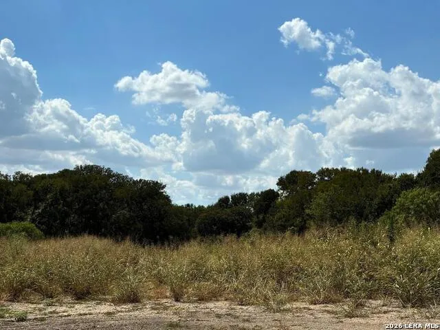 1886 E US Highway 90 Seguin, TX 78155