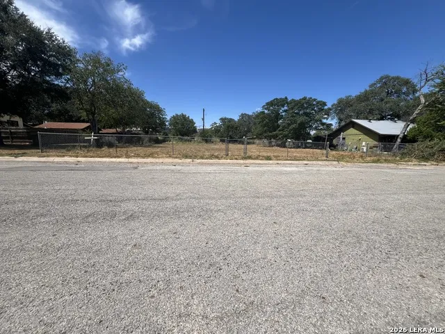 409 Ave D Poteet, TX 78065