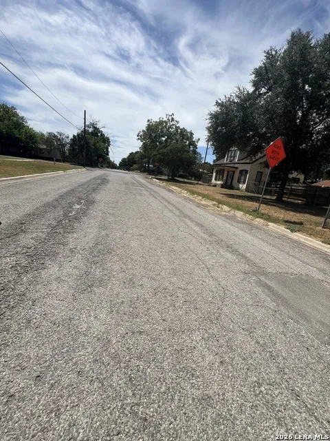 409 Ave D Poteet, TX 78065