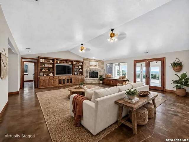 911 STONEY RIDGE RD Bulverde, TX 78163