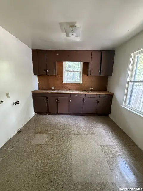 2019 MARTIN LUTHER KING DR San Antonio, TX 78203