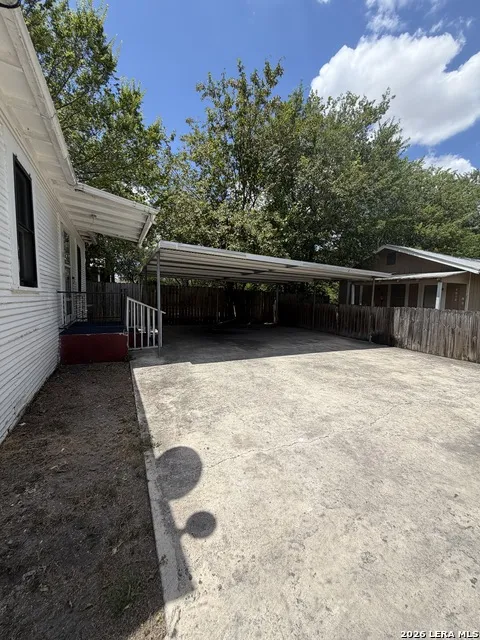 2019 MARTIN LUTHER KING DR San Antonio, TX 78203