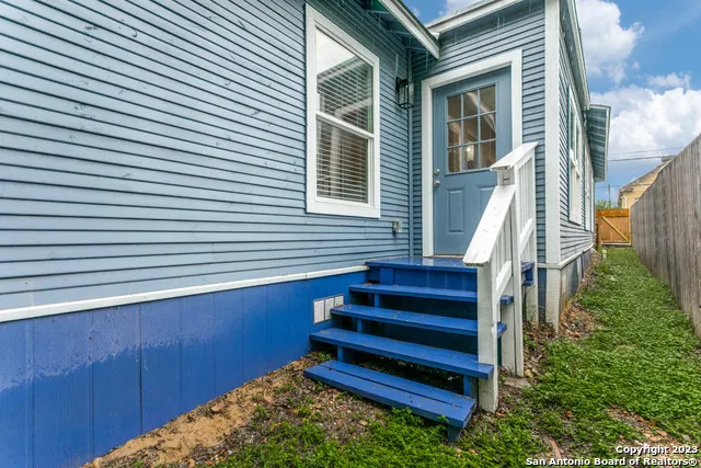 1324 E CARSON ST San Antonio, TX 78208