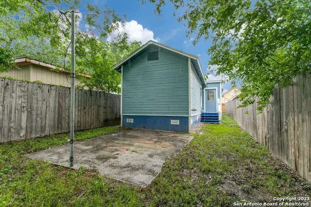 1324 E CARSON ST San Antonio, TX 78208
